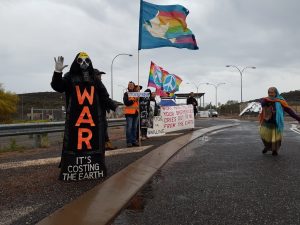 War resisters protest at Pine Gap US Military Spy Base during 2016 week of International Day of Peace. (photo: closingpinegap.org)