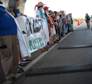soaw border checkpoint