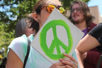 anti trump counter protest